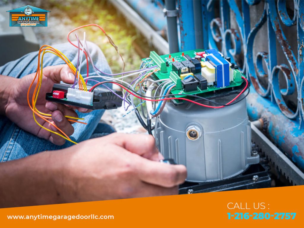 Garage door service Solon
