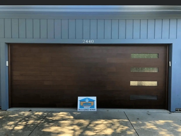 fast garage door repair Solon